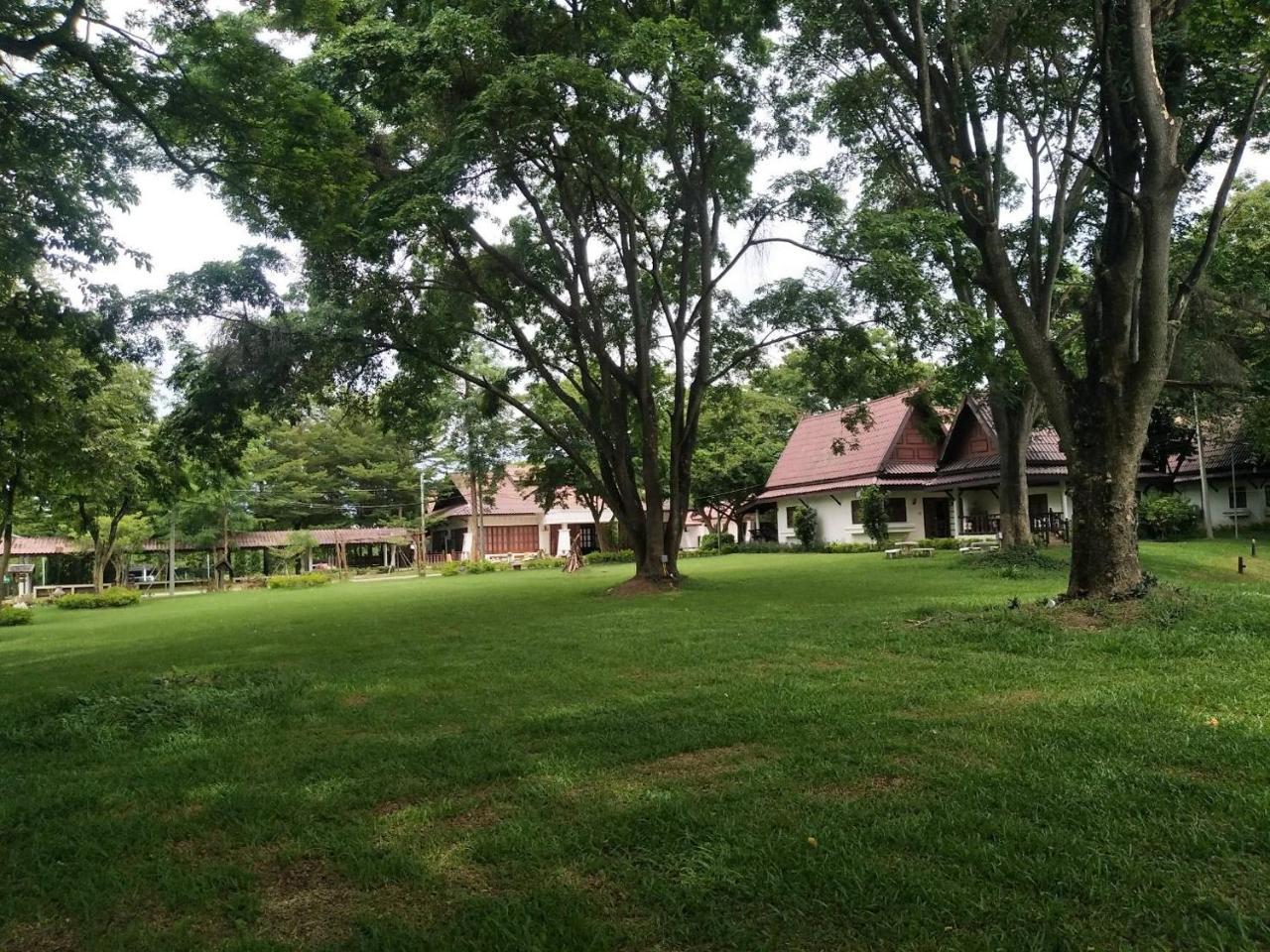 Inthanon Riverside Resort Chom Thong Buitenkant foto