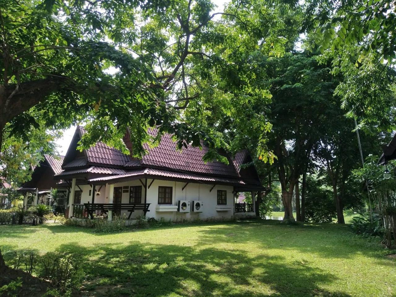 Inthanon Riverside Resort Chom Thong Buitenkant foto