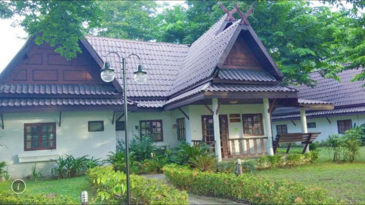 Inthanon Riverside Resort Chom Thong Buitenkant foto